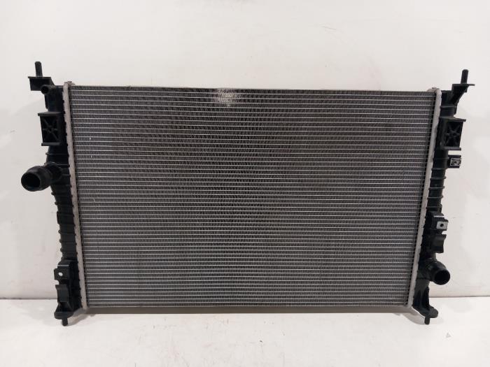 Usagé Radiateur DS Automobiles DS7 Crossback Prix € 40,00 Règlement à la marge proposé par Van der Ven Autorecycling B.V.