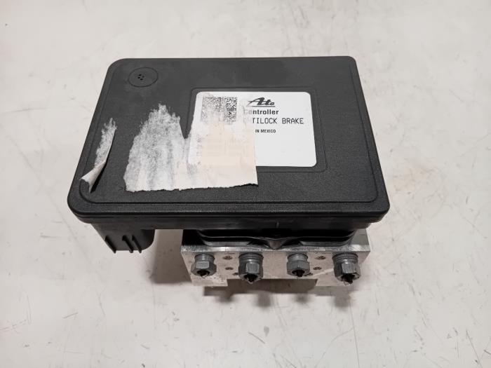 Usagé Bloc ABS Jeep Compass Prix € 280,00 Règlement à la marge proposé par Van der Ven Autorecycling B.V.