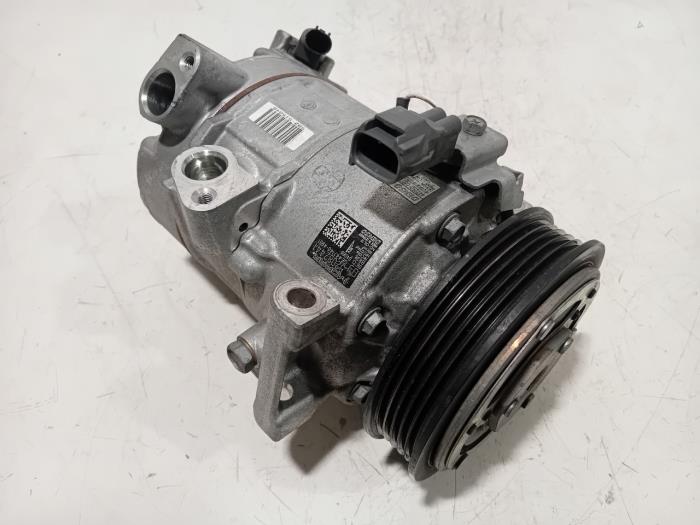 Usagé Pompe clim Jeep Compass Prix € 140,00 Règlement à la marge proposé par Van der Ven Autorecycling B.V.