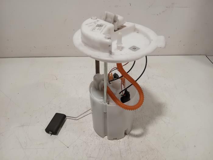 Gebrauchte Kraftstoffpumpe Elektrisch Jeep Compass Preis € 80,00 Margenregelung angeboten von Van der Ven Autorecycling B.V.