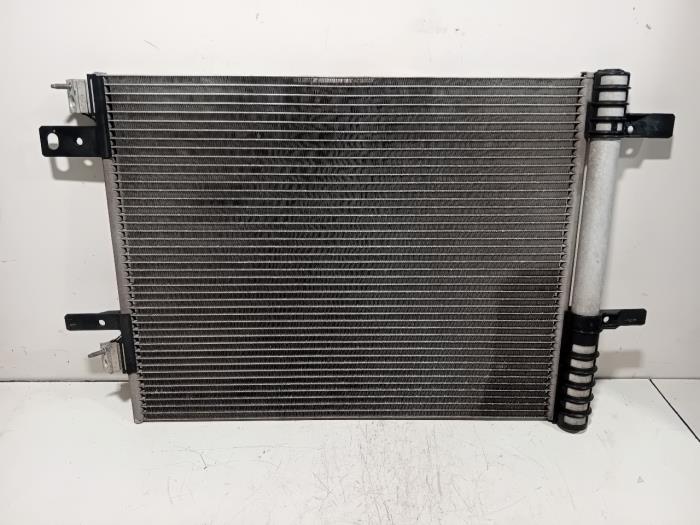 Usagé Radiateur clim Peugeot 3008 Prix € 54,95 Règlement à la marge proposé par Van der Ven Autorecycling B.V.