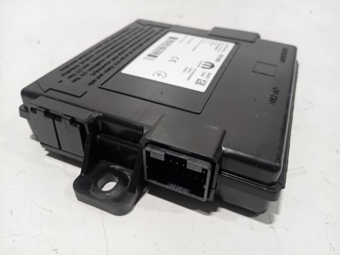 Używane Modul silnika tylnej klapy Jeep Compass Cena € 85,00 Procedura marży oferowane przez Van der Ven Autorecycling B.V.