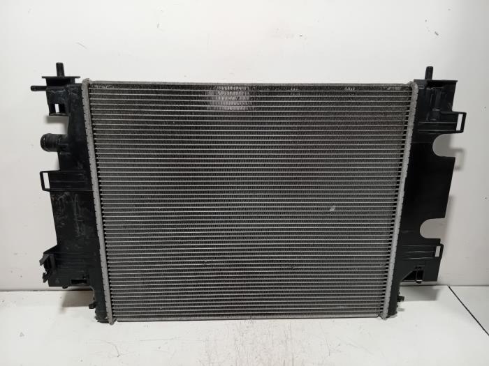Usagé Radiateur Renault Twingo Prix € 50,00 Règlement à la marge proposé par Van der Ven Autorecycling B.V.