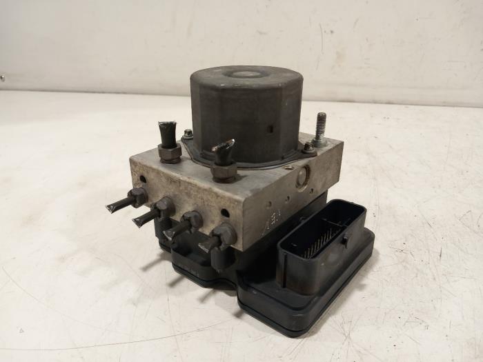 Begagnade ABS-pump Ford Transit Custom Pris € 150,00 Marginaltabell erbjuds av Van der Ven Autorecycling B.V.
