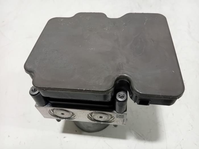 Gebrauchte ABS Pumpe Renault Clio Preis € 95,00 Margenregelung angeboten von Van der Ven Autorecycling B.V.