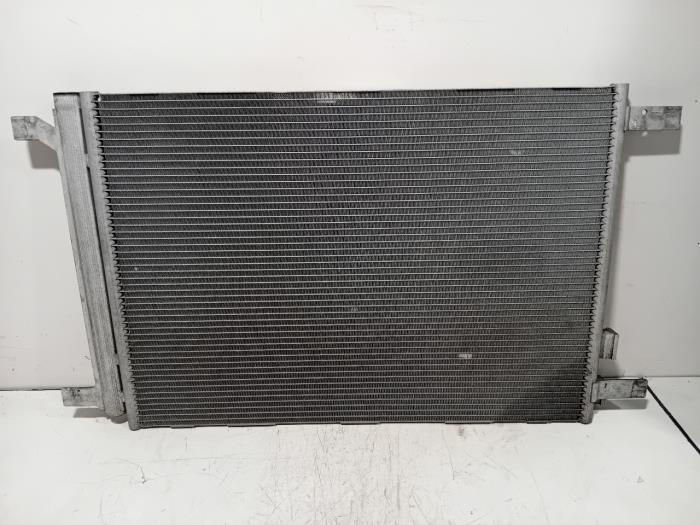 Usagé Radiateur clim Volkswagen E-Golf Prix € 50,00 Règlement à la marge proposé par Van der Ven Autorecycling B.V.