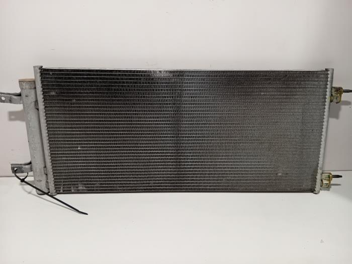 Usagé Radiateur clim Opel Astra Prix € 50,00 Règlement à la marge proposé par Van der Ven Autorecycling B.V.