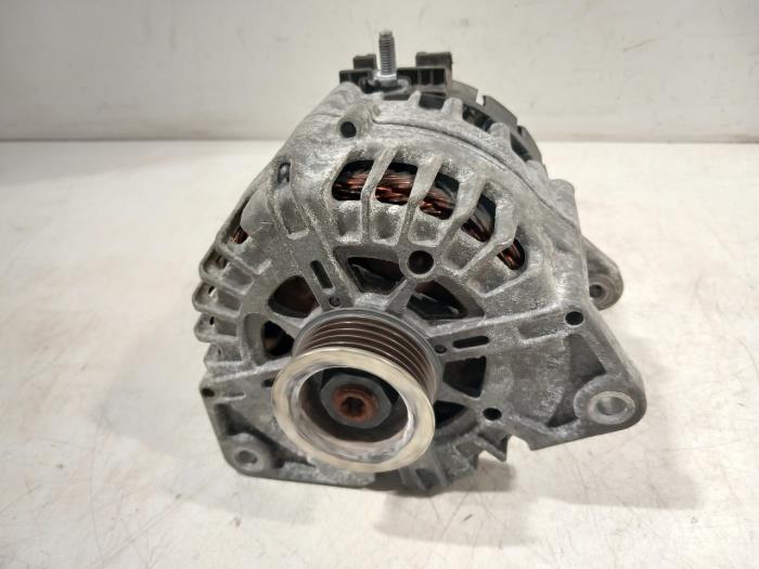 Begagnade Dynamo Mercedes Sprinter Pris € 80,00 Marginaltabell erbjuds av Van der Ven Autorecycling B.V.