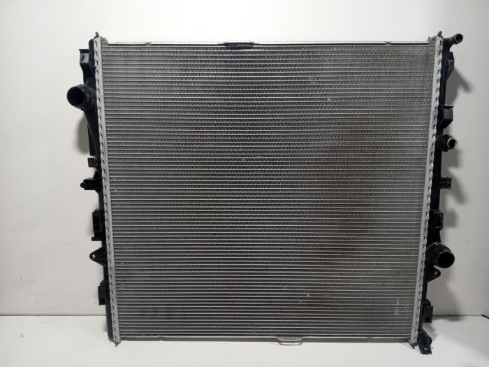 Usagé Radiateur Mercedes Sprinter Prix € 175,00 Règlement à la marge proposé par Van der Ven Autorecycling B.V.