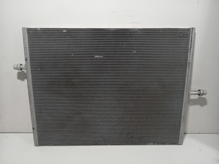 Usagé Radiateur clim Mercedes Sprinter Prix € 150,00 Règlement à la marge proposé par Van der Ven Autorecycling B.V.
