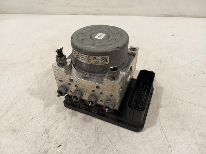 Gebrauchte ABS Pumpe Volkswagen Passat Preis € 25,00 Margenregelung angeboten von Van der Ven Autorecycling B.V.