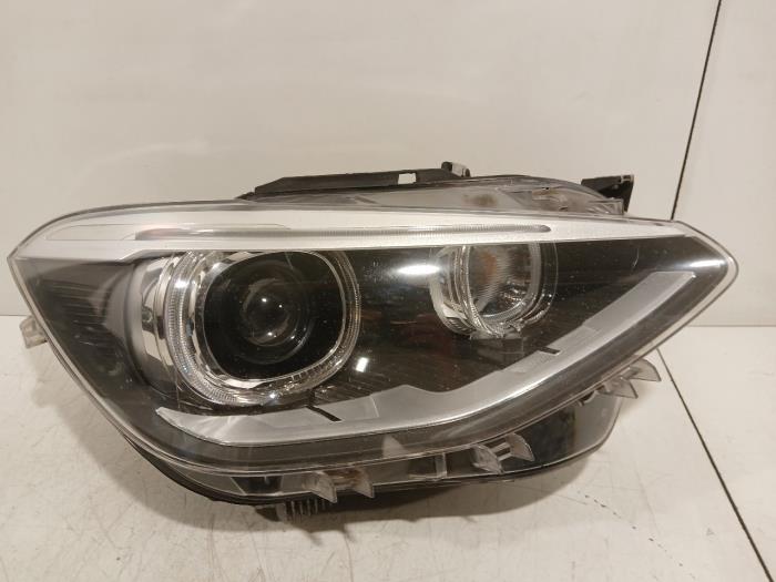 Używane Reflektor prawy BMW 1-Serie Cena € 420,00 Procedura marży oferowane przez Van der Ven Autorecycling B.V.