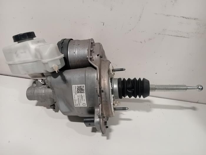 Usagé Servo frein Volkswagen Golf Prix € 295,00 Règlement à la marge proposé par Van der Ven Autorecycling B.V.