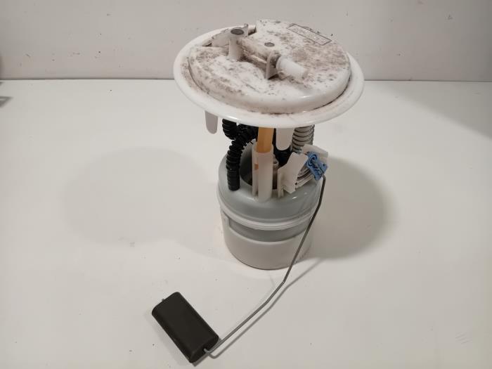 Usagé Pompe à carburant Citroen C3 Prix € 25,00 Règlement à la marge proposé par Van der Ven Autorecycling B.V.