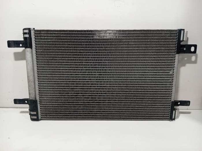 Begagnade AC-radiator Opel Vivaro Pris € 45,00 Marginaltabell erbjuds av Van der Ven Autorecycling B.V.