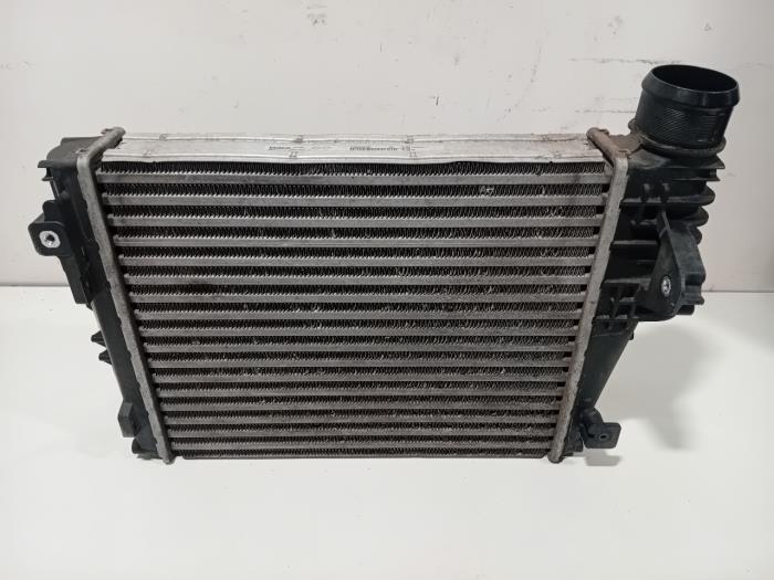 Usados Intercooler Opel Vivaro Precio € 75,00 Norma de margen ofrecido por Van der Ven Autorecycling B.V.