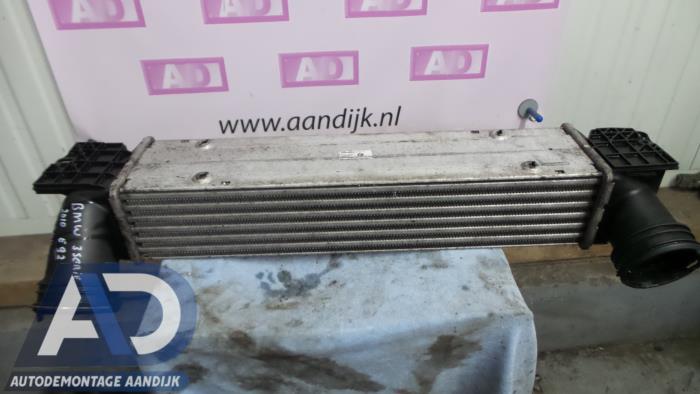 Usagé Intercooler BMW 3 serie (E92) 325d 24V Prix € 74,99 Règlement à la marge proposé par Autodemontage Aandijk
