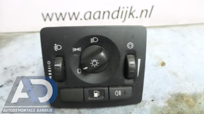 Używane Przelacznik swiatel Volvo V50 (MW) 2.0 D 16V Cena € 29,99 Procedura marży oferowane przez Autodemontage Aandijk