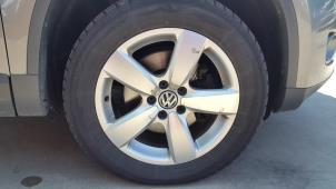 Used Set of sports wheels Volkswagen Tiguan (5N1/2) 2.0 TDI 16V 4Motion Price € 249,99 Margin scheme offered by Autodemontage Aandijk