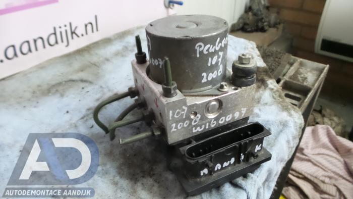 Begagnade ABS-pump Peugeot 107 1.0 12V Pris € 19,99 Marginaltabell erbjuds av Autodemontage Aandijk