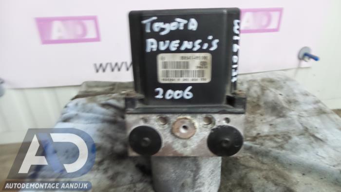 Used ABS pump Toyota Avensis Wagon (T25/B1E) 2.2 D-4D 16V D-CAT Price € 59,99 Margin scheme offered by Autodemontage Aandijk