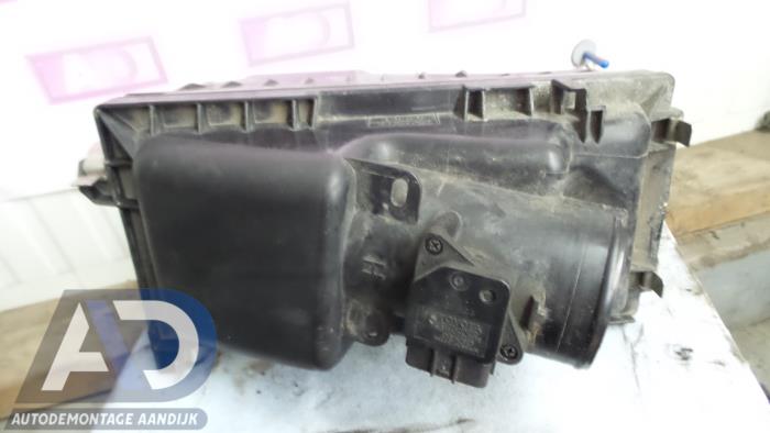 Gebrauchte Luftfiltergehäuse Toyota Avensis Wagon (T25/B1E) 2.2 D-4D 16V D-CAT Preis auf Anfrage angeboten von Autodemontage Aandijk