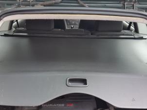 Usados Lona maletero Ford Mondeo III Wagon 1.8 16V Precio € 59,99 Norma de margen ofrecido por Autodemontage Aandijk