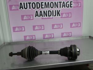 Usagé Arbre de transmission avant gauche Volkswagen Passat (3C2) 2.0 TDI 140 Prix € 49,99 Règlement à la marge proposé par Autodemontage Aandijk