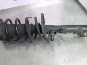 Used Front shock absorber rod, left Volkswagen Fox (5Z) 1.4 TDI Price € 34,99 Margin scheme offered by Autodemontage Aandijk