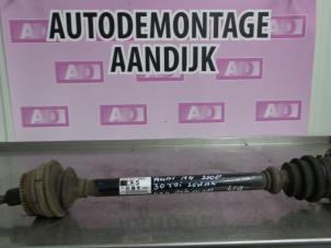 Używane Os napedowa lewy tyl Audi A4 Avant Quattro (B7) 3.0 TDI V6 24V Cena € 49,99 Procedura marży oferowane przez Autodemontage Aandijk