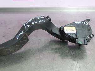 Usados Sensor de posición válvula de aceleración Audi A4 Avant Quattro (B7) 3.0 TDI V6 24V Precio € 74,99 Norma de margen ofrecido por Autodemontage Aandijk
