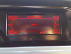 Usados Sistema de navegación Audi A4 (B8) 2.0 TDI 16V Precio € 125,00 Norma de margen ofrecido por Autodemontage Aandijk