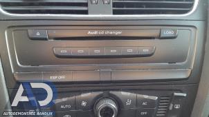 Usados Cambiador de CD Audi A4 (B8) 2.0 TDI 16V Precio € 124,99 Norma de margen ofrecido por Autodemontage Aandijk
