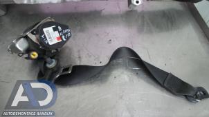 Used Rear seatbelt tensioner, left Mercedes B (W245,242) 1.5 B-150 16V Price € 49,99 Margin scheme offered by Autodemontage Aandijk