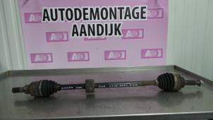 Usagé Arbre de transmission avant droit Nissan Pixo (D31S) 1.0 12V Prix € 29,99 Règlement à la marge proposé par Autodemontage Aandijk