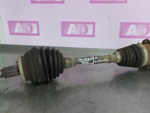 Used Front drive shaft, left Volkswagen Polo IV (9N1/2/3) 1.9 TDI 100 Price on request offered by Autodemontage Aandijk