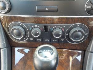 Used Air conditioning control panel Mercedes C (W203) 2.2 C-220 CDI 16V Price € 39,99 Margin scheme offered by Autodemontage Aandijk