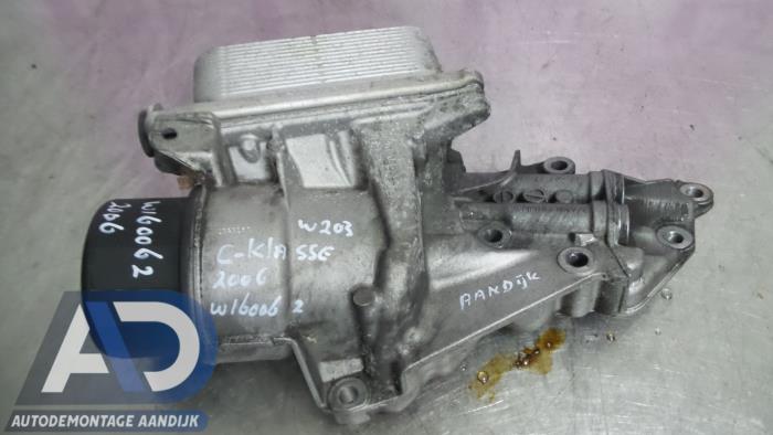Gebrauchte Ölfiltergehäuse Mercedes C (W203) 2.5 C-230 V6 24V Preis € 75,00 Margenregelung angeboten von Autodemontage Aandijk
