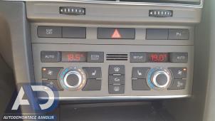 Usados Panel de control de aire acondicionado Audi A6 Avant Quattro (C6) 3.0 TDI V6 24V Precio € 119,99 Norma de margen ofrecido por Autodemontage Aandijk