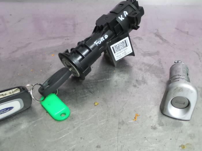 Set of locks from a Ford Ka II 1.3 TDCi 16V 2011