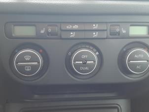 Używane Panel sterowania klimatyzacji Volkswagen Tiguan (5N1/2) 2.0 TDI 16V 4Motion Cena € 44,99 Procedura marży oferowane przez Autodemontage Aandijk