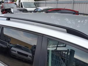 Używane Zestaw relingów dachowych Volkswagen Touran (1T1/T2) 1.9 TDI 105 Euro 3 Cena € 64,99 Procedura marży oferowane przez Autodemontage Aandijk