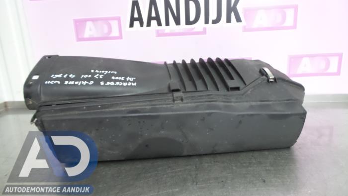 Gebrauchte Luftfiltergehäuse Mercedes E (W211) 2.7 E-270 CDI 20V Preis € 40,00 Margenregelung angeboten von Autodemontage Aandijk