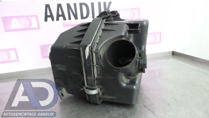 Begagnade Luftfilterhus Toyota RAV4 (A3) 2.2 D-4D 16V 4x4 Pris € 39,99 Marginaltabell erbjuds av Autodemontage Aandijk