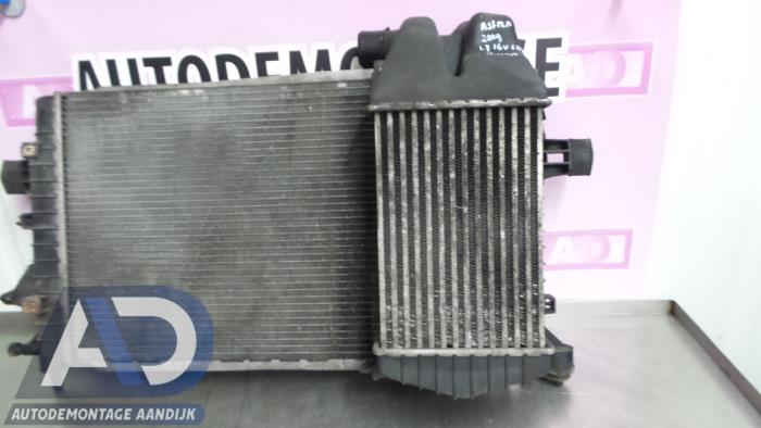Usagé Intercooler Opel Astra H (L48) 1.7 CDTi 16V Prix € 39,99 Règlement à la marge proposé par Autodemontage Aandijk