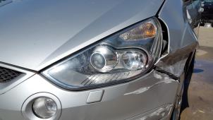 Używane Reflektor lewy Ford S-Max (GBW) 2.0 TDCi 16V 140 Cena € 149,99 Procedura marży oferowane przez Autodemontage Aandijk