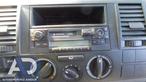 Used Radio/cassette player Volkswagen Transporter T5 1.9 TDi Price € 49,99 Margin scheme offered by Autodemontage Aandijk
