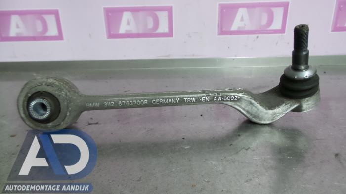 Front wishbone, right from a BMW 3 serie Touring (E91) 320d 16V 2008