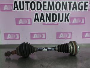 Usagé Arbre de transmission avant gauche Volkswagen Passat (3C2) 2.0 TDI 140 Prix € 49,99 Règlement à la marge proposé par Autodemontage Aandijk