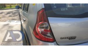 Usados Luz trasera izquierda Dacia Sandero I (BS) 1.5 dCi 70 Precio € 29,99 Norma de margen ofrecido por Autodemontage Aandijk